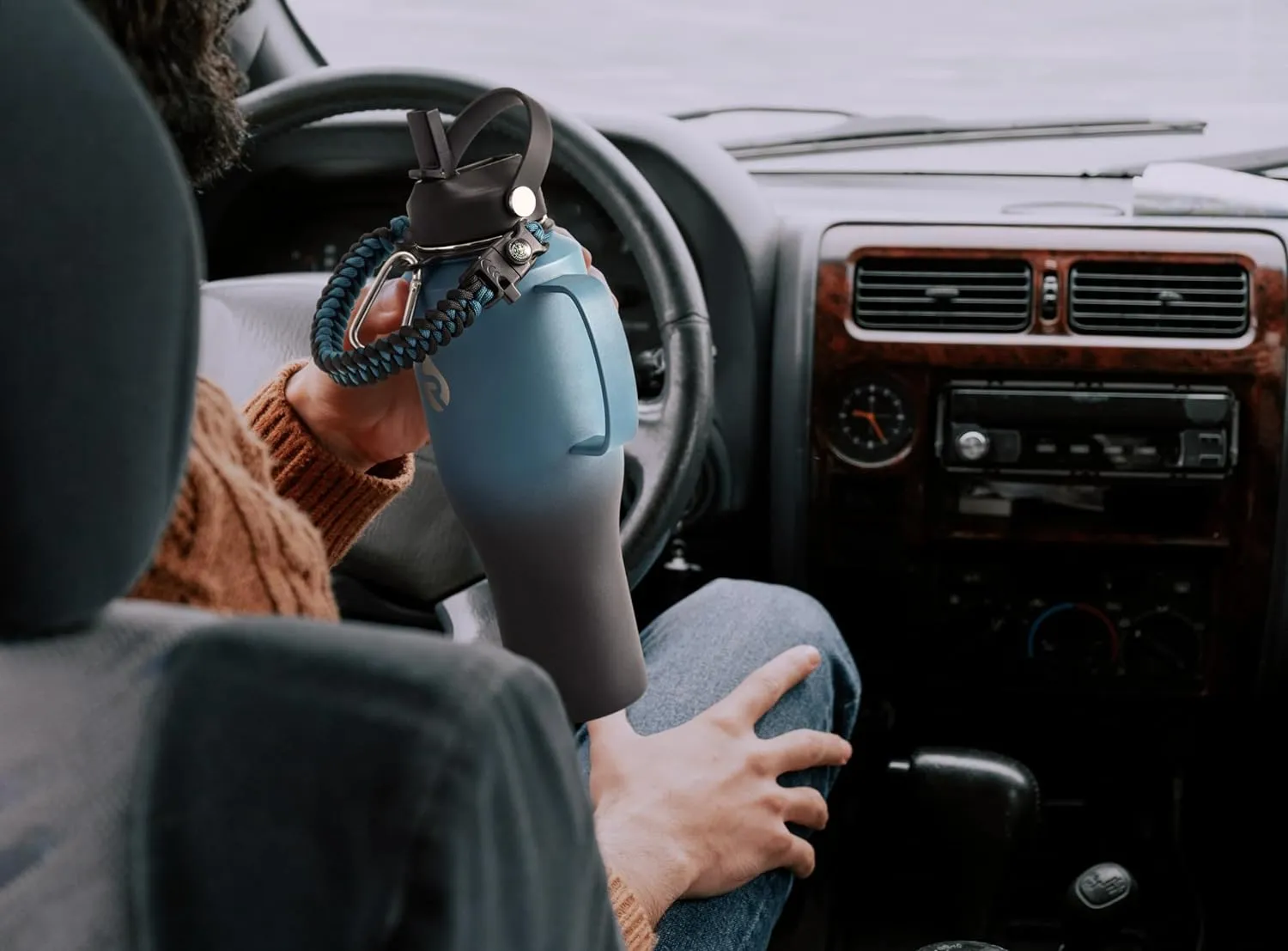 Insulated Water Bottle 40oz (Cold for 48 Hrs), Stainless Steel Water Bottle with Handle & Straw Lid & Paracord Handle, Triple Wall Vacuum Leakproof Travel Flask, Fit in Any Car Cup Holder